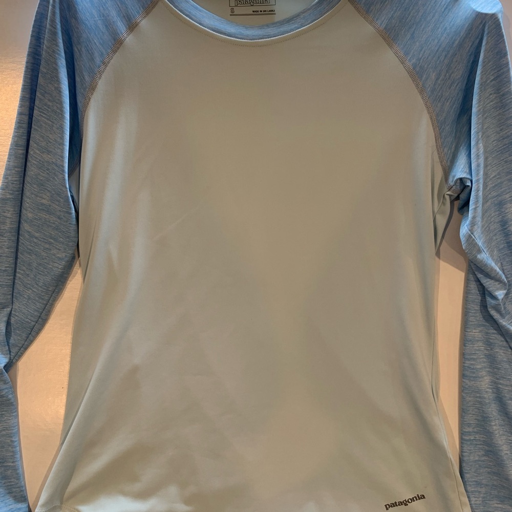 Patagonia Women’s Small Shirt.